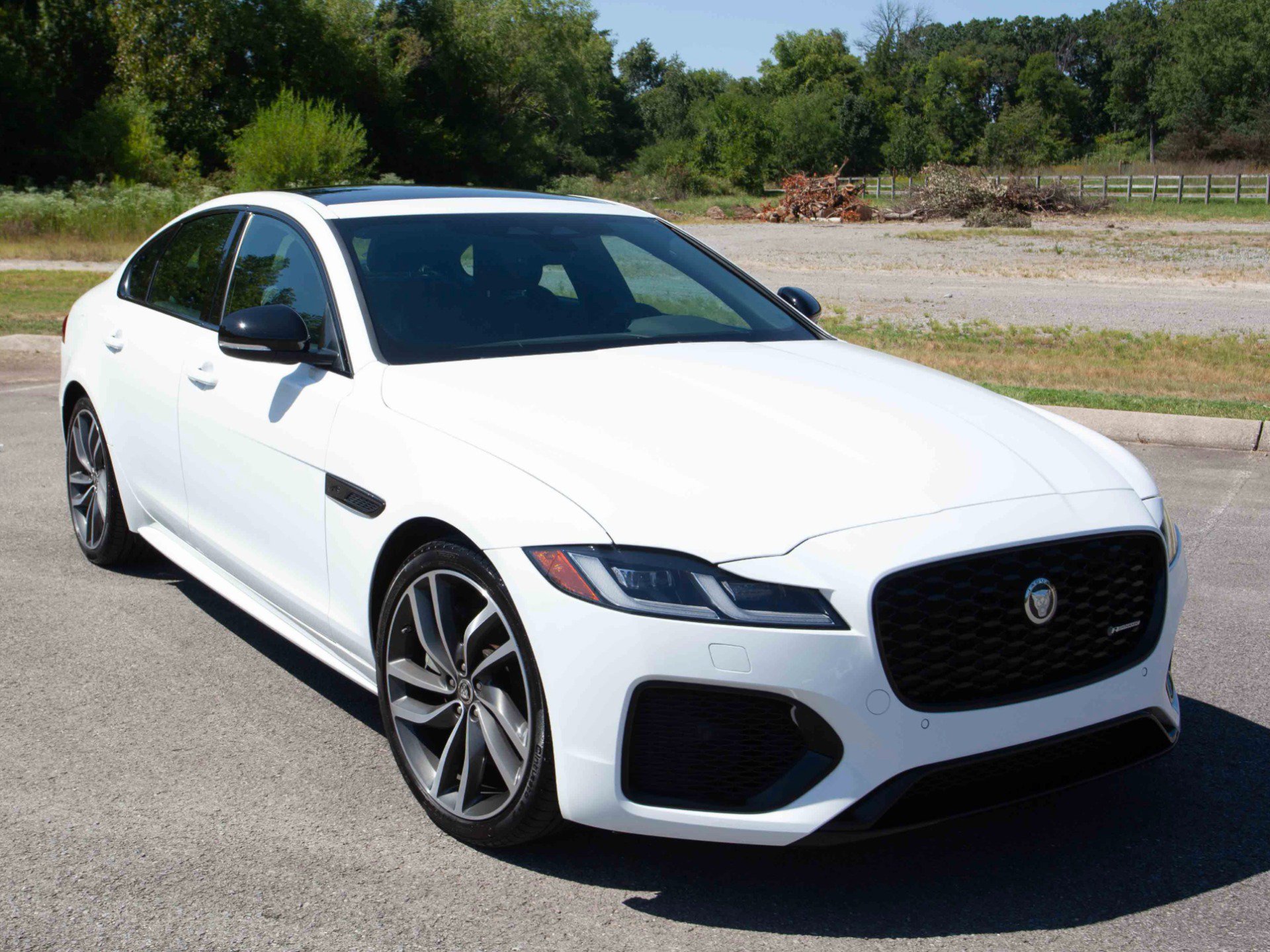 Used 2024 Jaguar XF R-Dynamic SE AWD/4WD video 1
