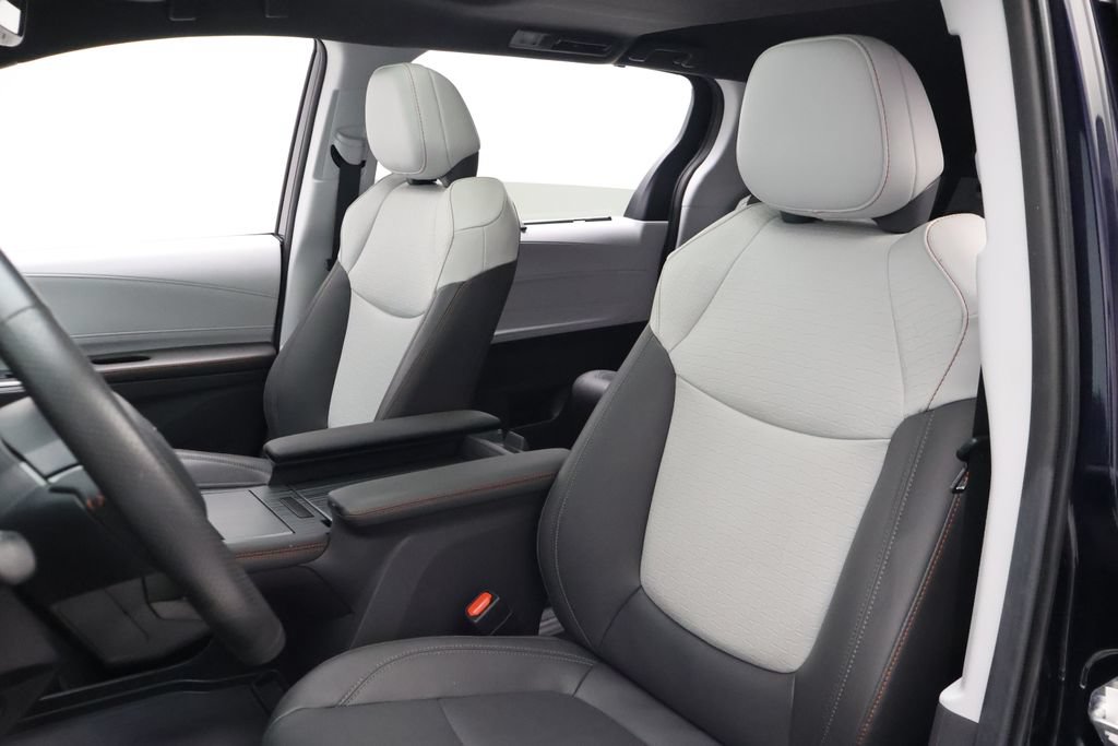 Certified 2024 Toyota Sienna XSE FWD image 13