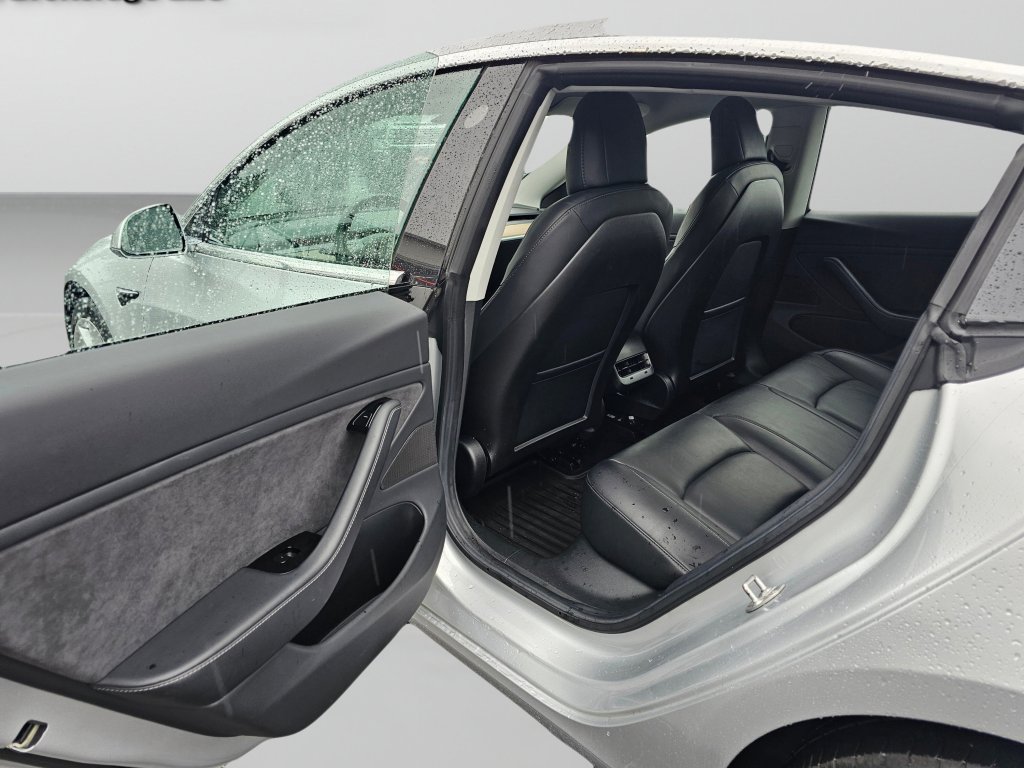 Used 2018 Tesla Model 3 Long Range RWD image 20