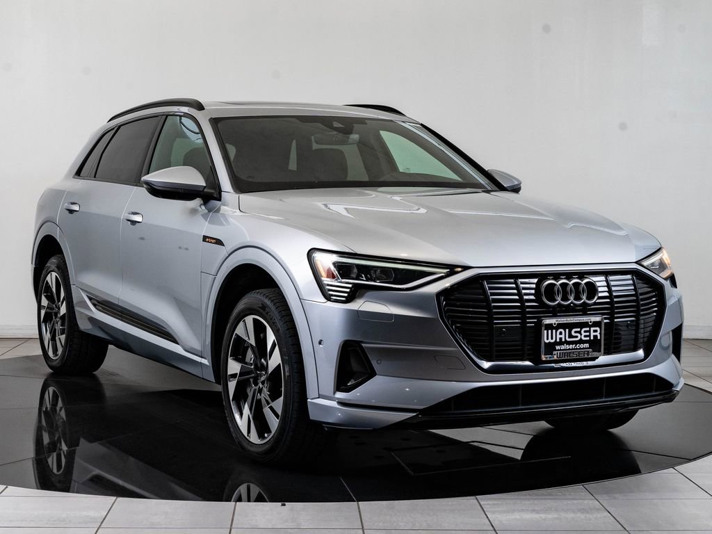 Used 2022 Audi e-tron Premium w/ Convenience Plus Package image 12