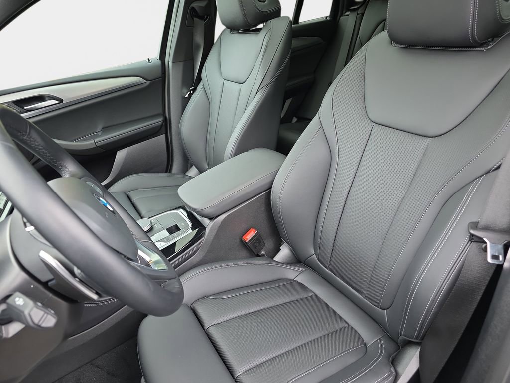 Used 2025 BMW X4 xDrive30i image 18