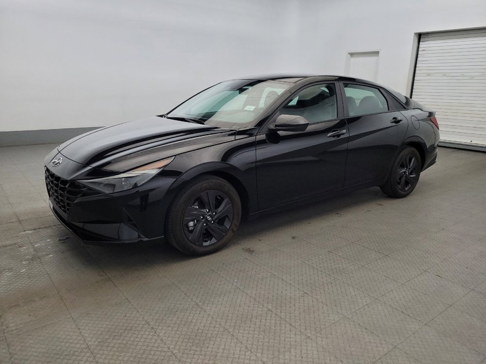 Used 2023 Hyundai Elantra SEL FWD image 2