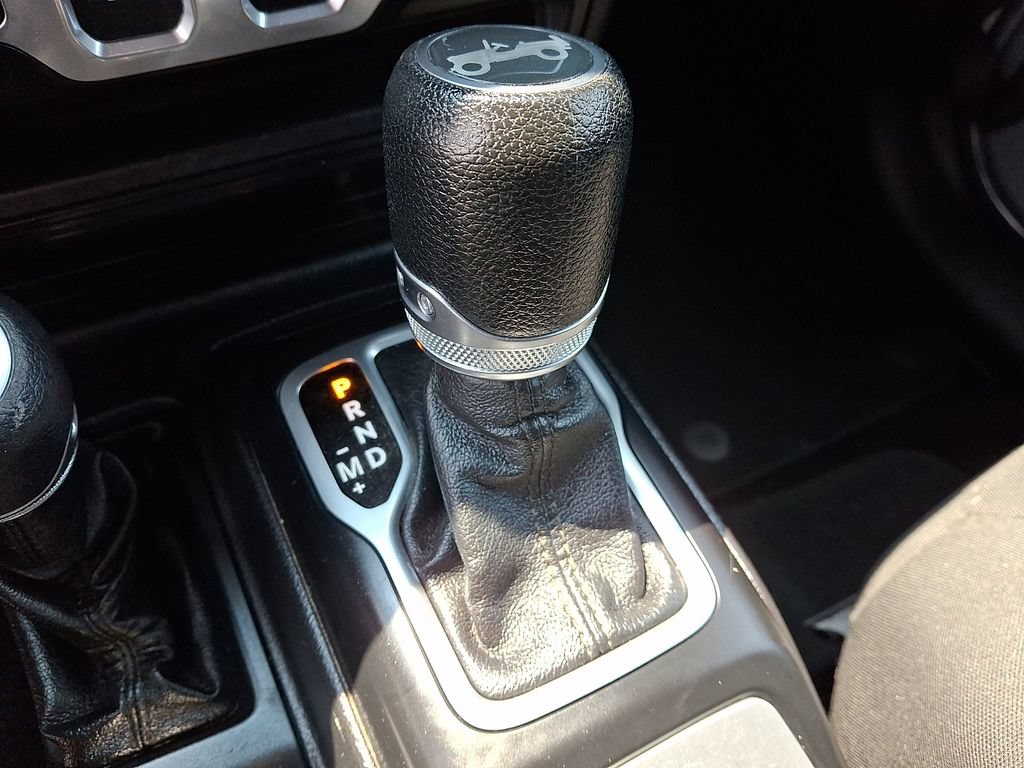 Used 2018 Jeep Wrangler Sport AWD/4WD image 15