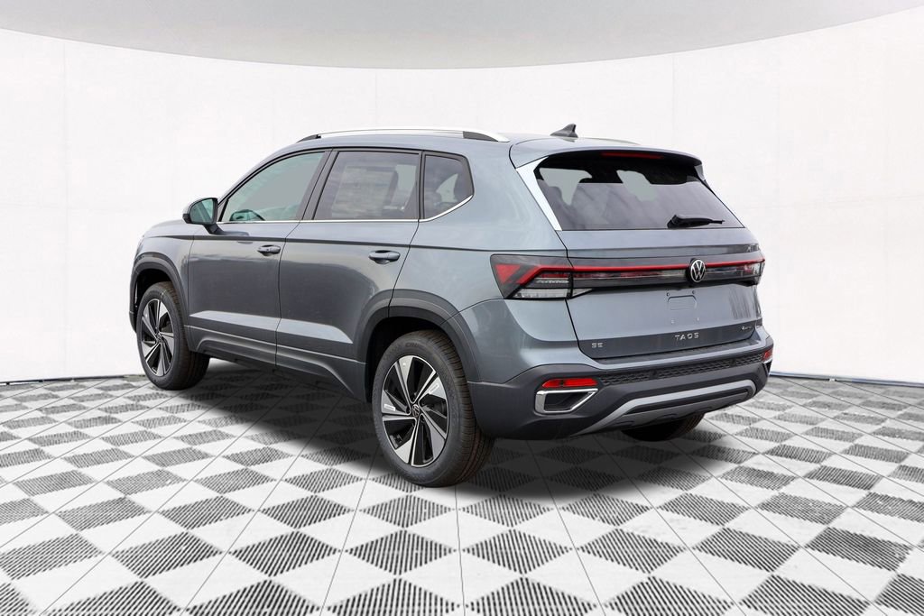 Used 2025 Volkswagen Taos SE AWD/4WD image 12