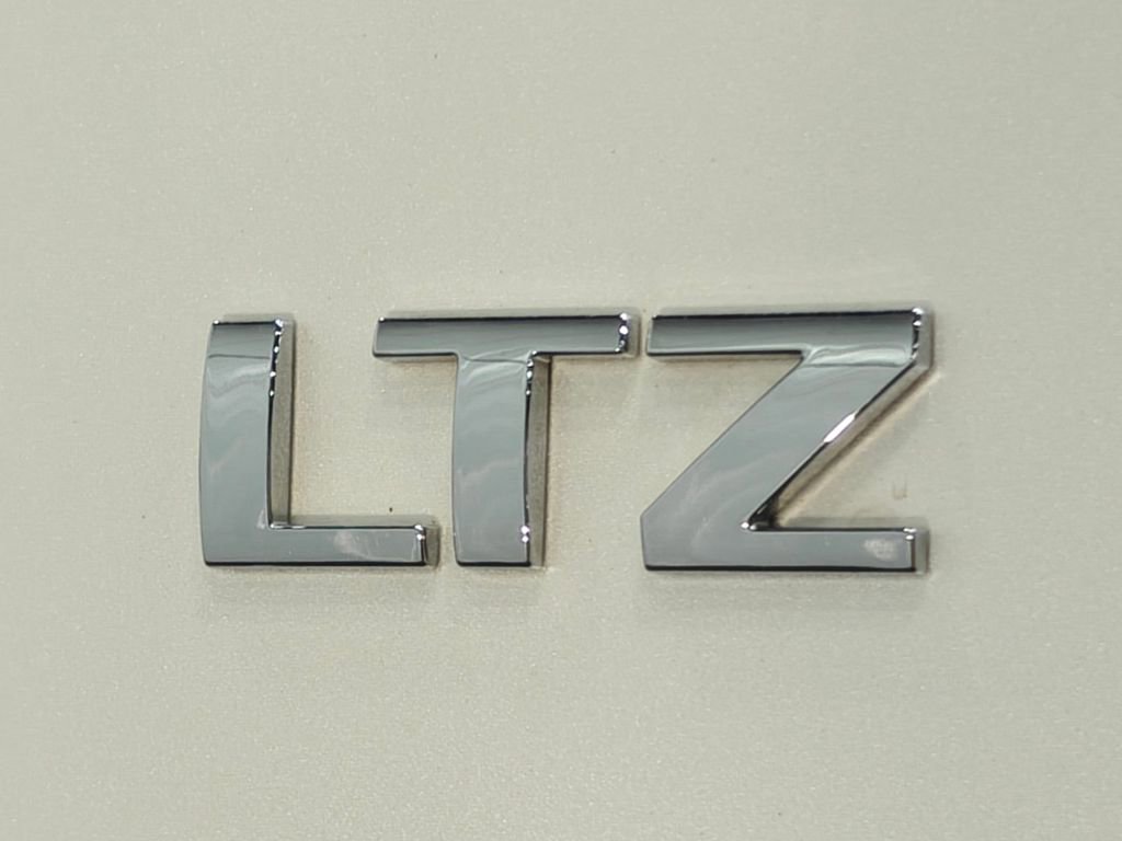 Used 2011 Chevrolet Avalanche LTZ AWD/4WD image 43