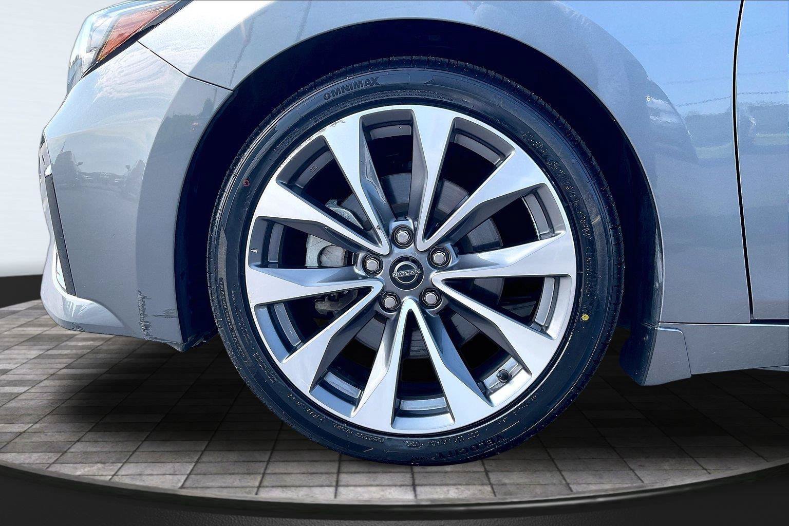 Certified 2023 Nissan Maxima Platinum w/ Sport Mat Group FWD image 10