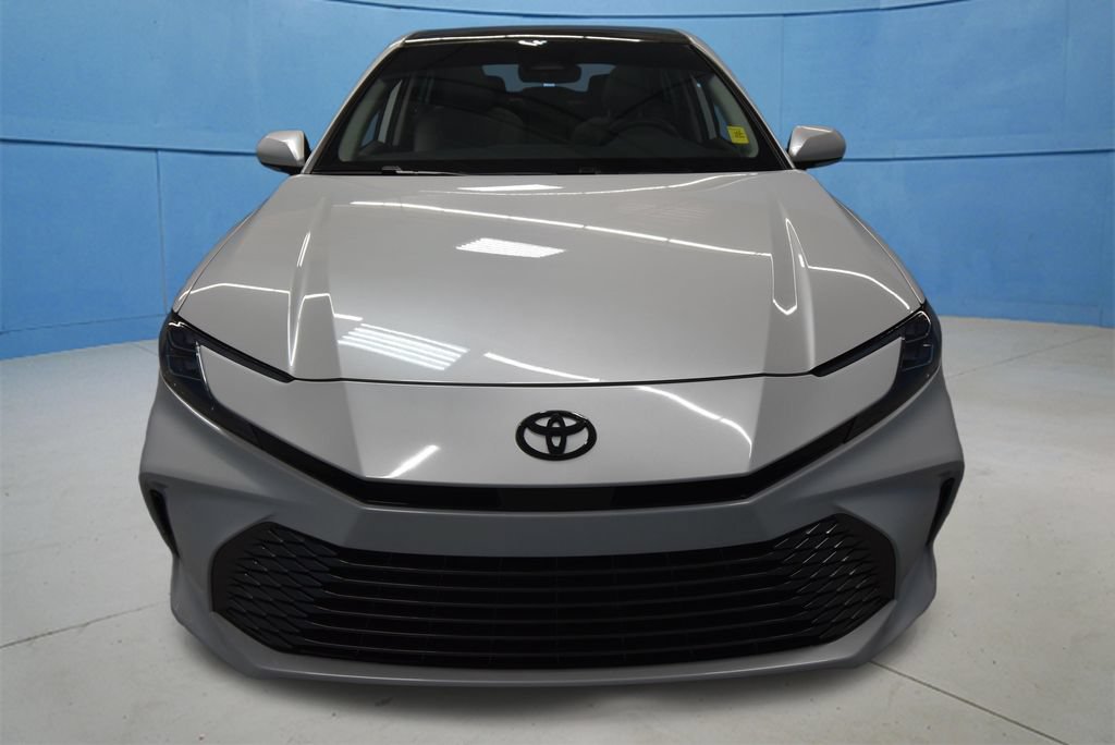 Used 2025 Toyota Camry XLE AWD/4WD image 28