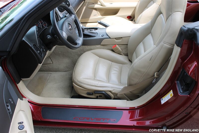 Used 2007 Chevrolet Corvette Convertible w/ Preferred Equipment Group RWD image 37