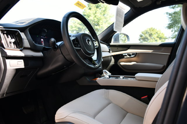 Certified 2026 Volvo XC90 B6 Plus AWD/4WD image 13