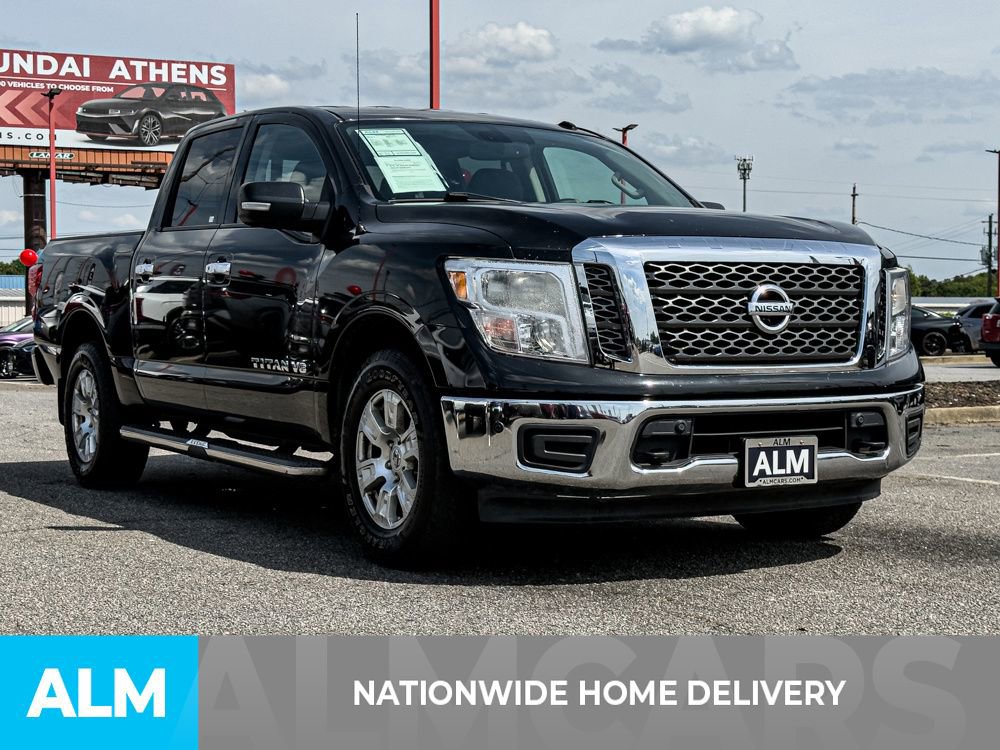 Used 2018 Nissan Titan SV w/ SV Convenience Package AWD/4WD image 4