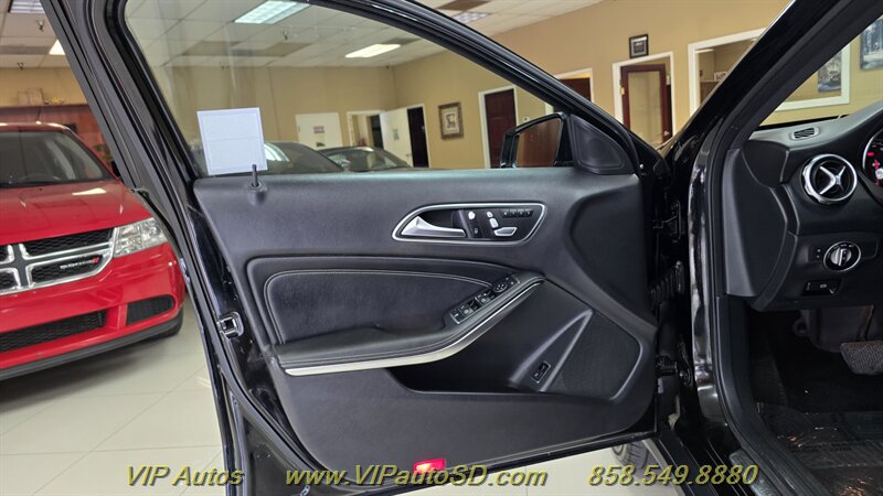 Used 2018 Mercedes-Benz GLA 250 image 11