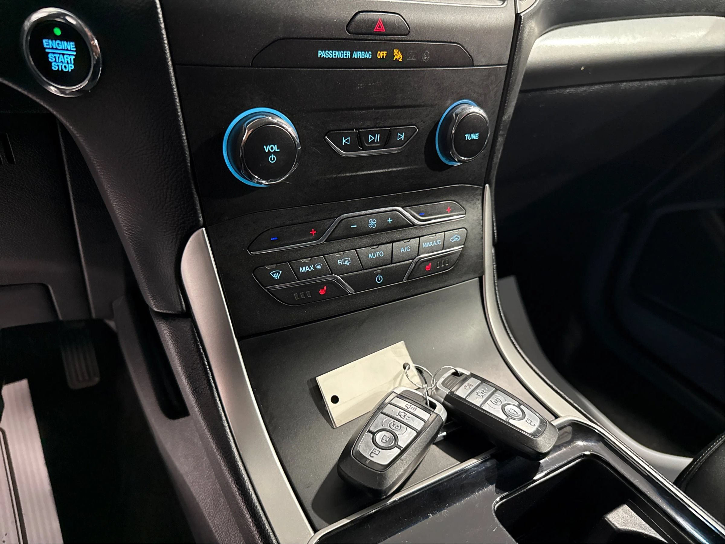 Used 2019 Ford Edge SEL w/ Cargo Accessory Package AWD/4WD image 16