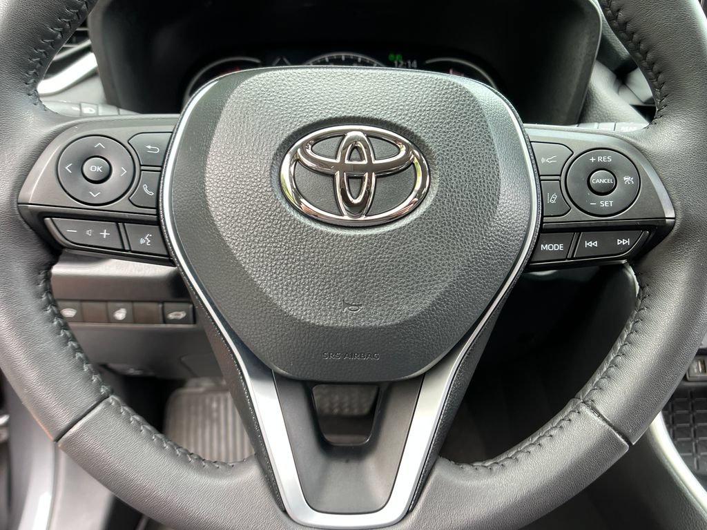Used 2023 Toyota RAV4 XLE Premium AWD/4WD image 14