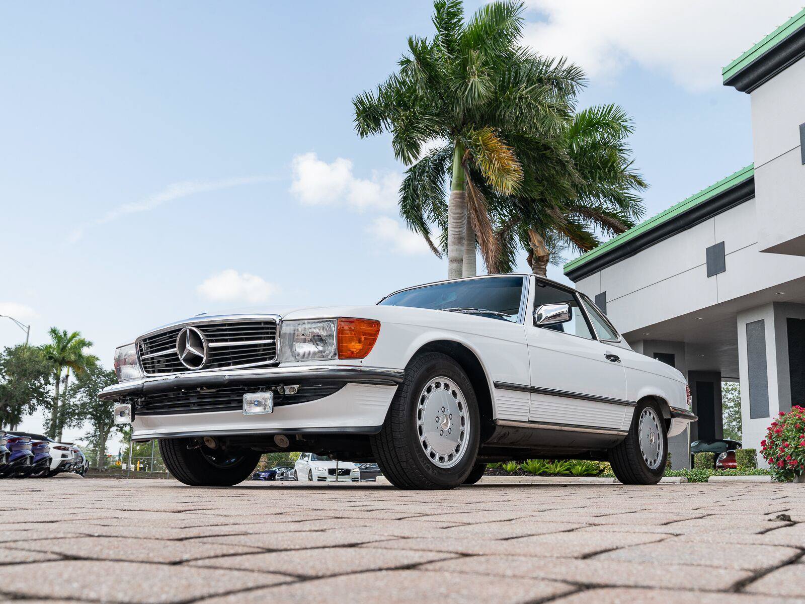 Used 1987 Mercedes-Benz 560 SL image 14