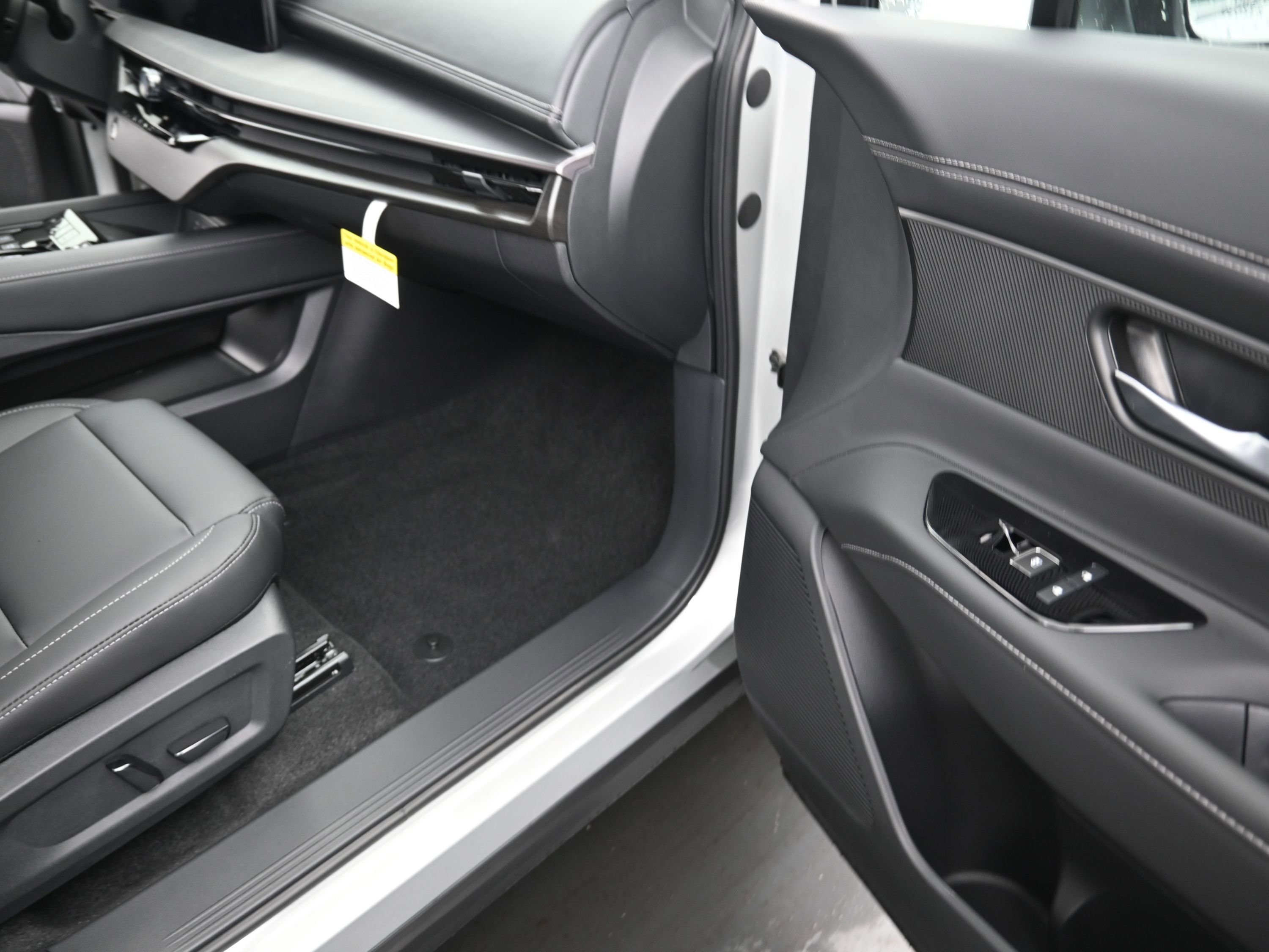 New 2025 Nissan Murano SV image 20