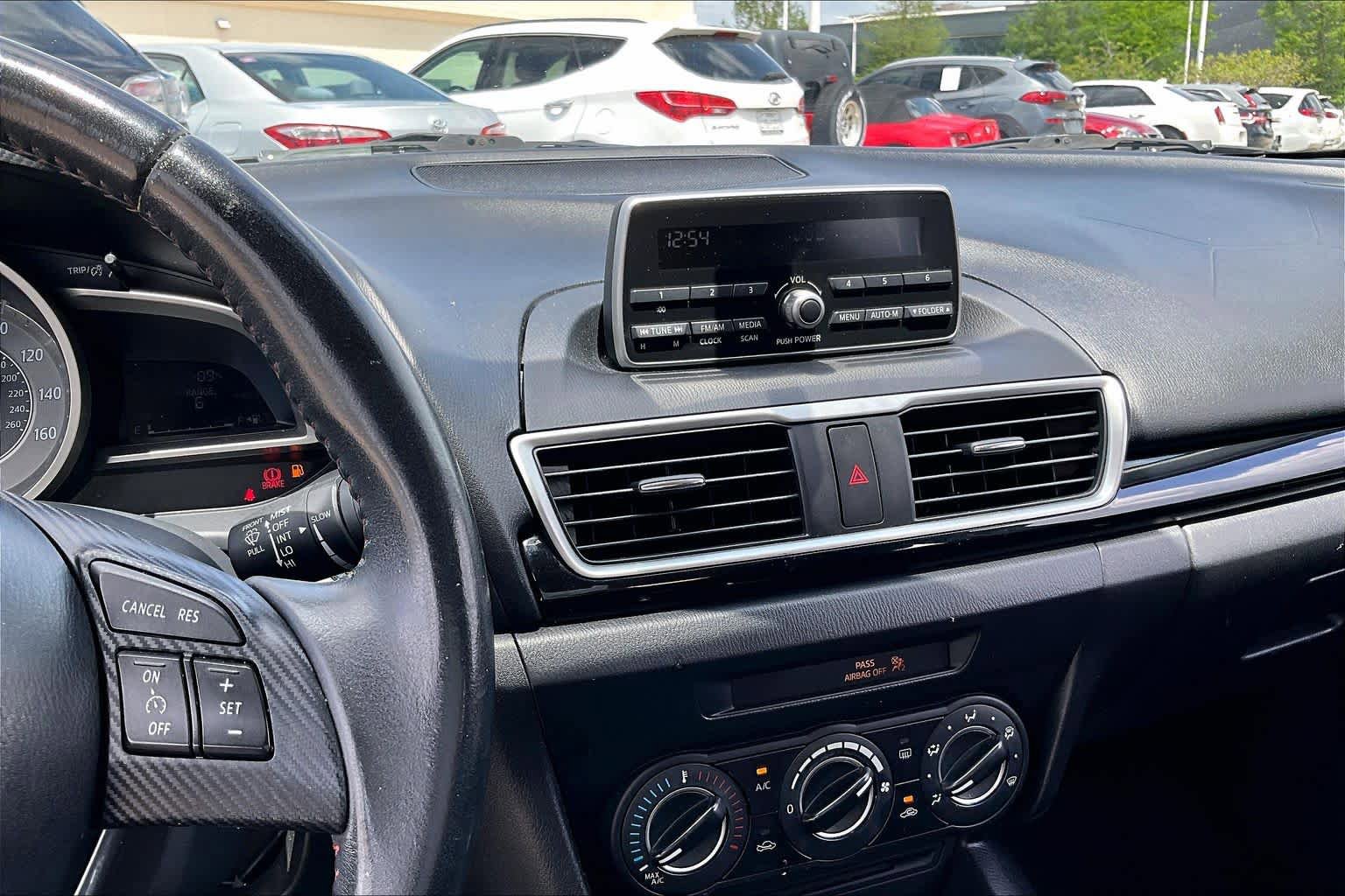 Used 2014 MAZDA MAZDA3 i Touring FWD image 6