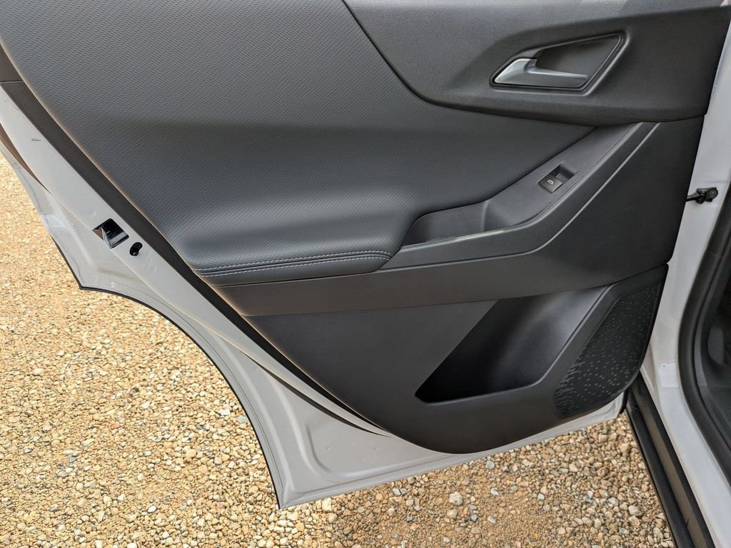 New 2026 Chevrolet Equinox LT w/ Safety and Technology Package FWD image 25