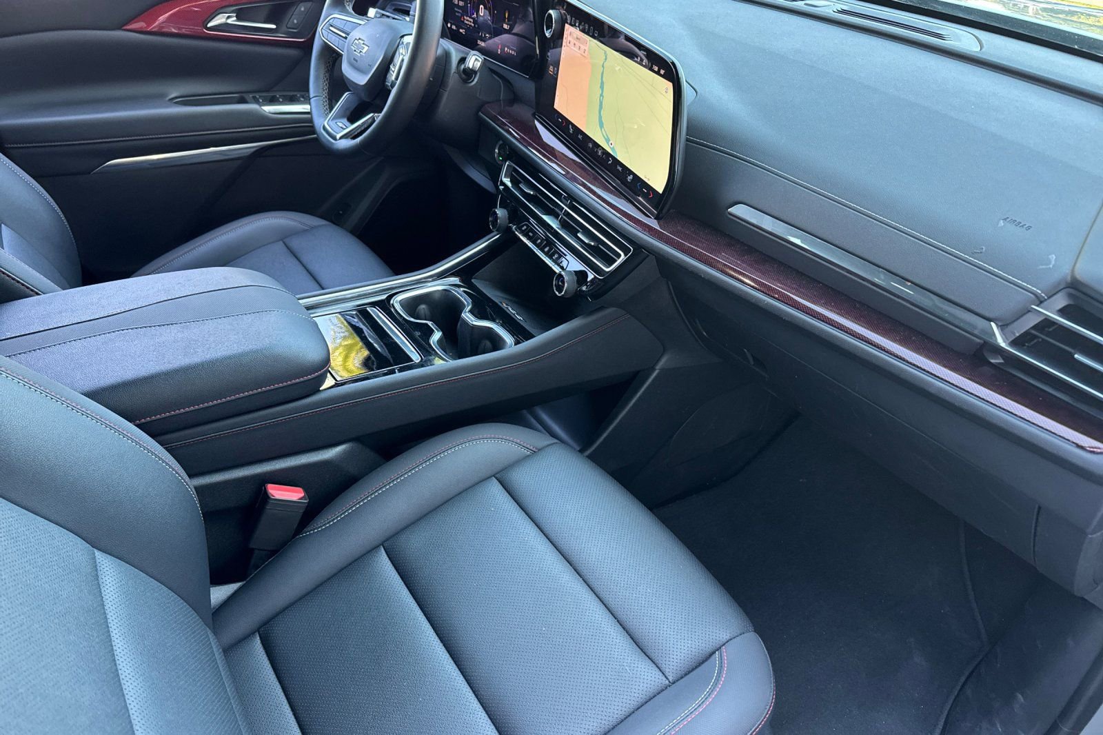 Used 2025 Chevrolet Traverse Z71 AWD/4WD image 21