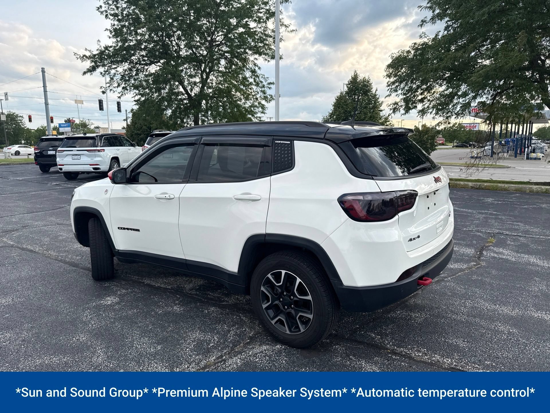 Used 2021 Jeep Compass Trailhawk w/ Sun and Sound Group AWD/4WD image 11