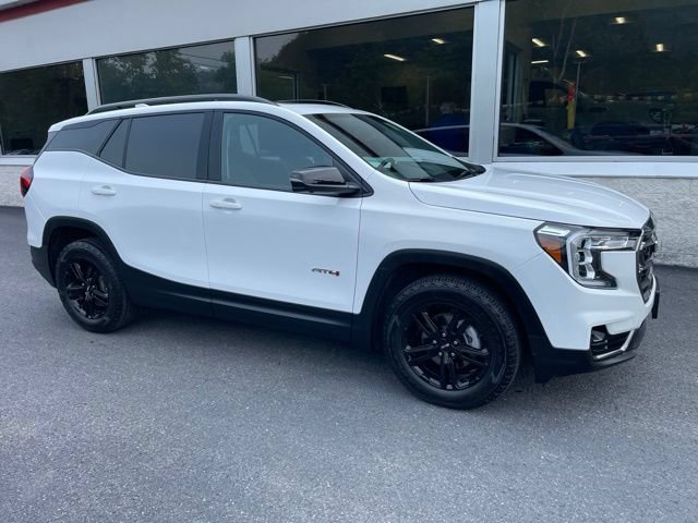 Used 2024 GMC Terrain AT4 w/ Tech Package AWD/4WD image 4
