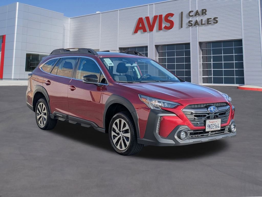 Used 2025 Subaru Outback Premium image 3