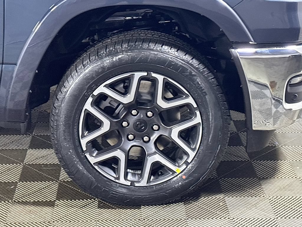 New 2026 RAM 1500 Laramie AWD/4WD image 23