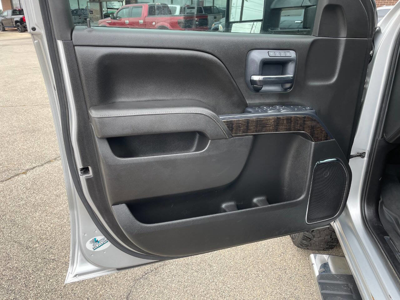 Used 2015 GMC Sierra 3500 Denali w/ Duramax Plus Package image 17