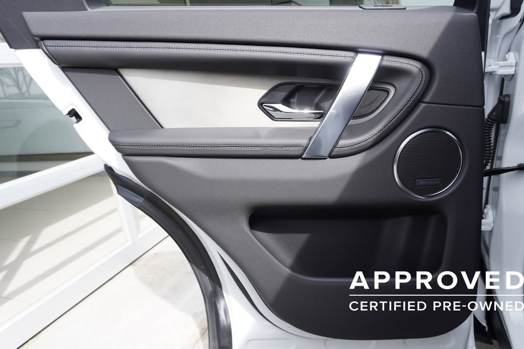 Used 2025 Land Rover Discovery Sport Dynamic SE image 28