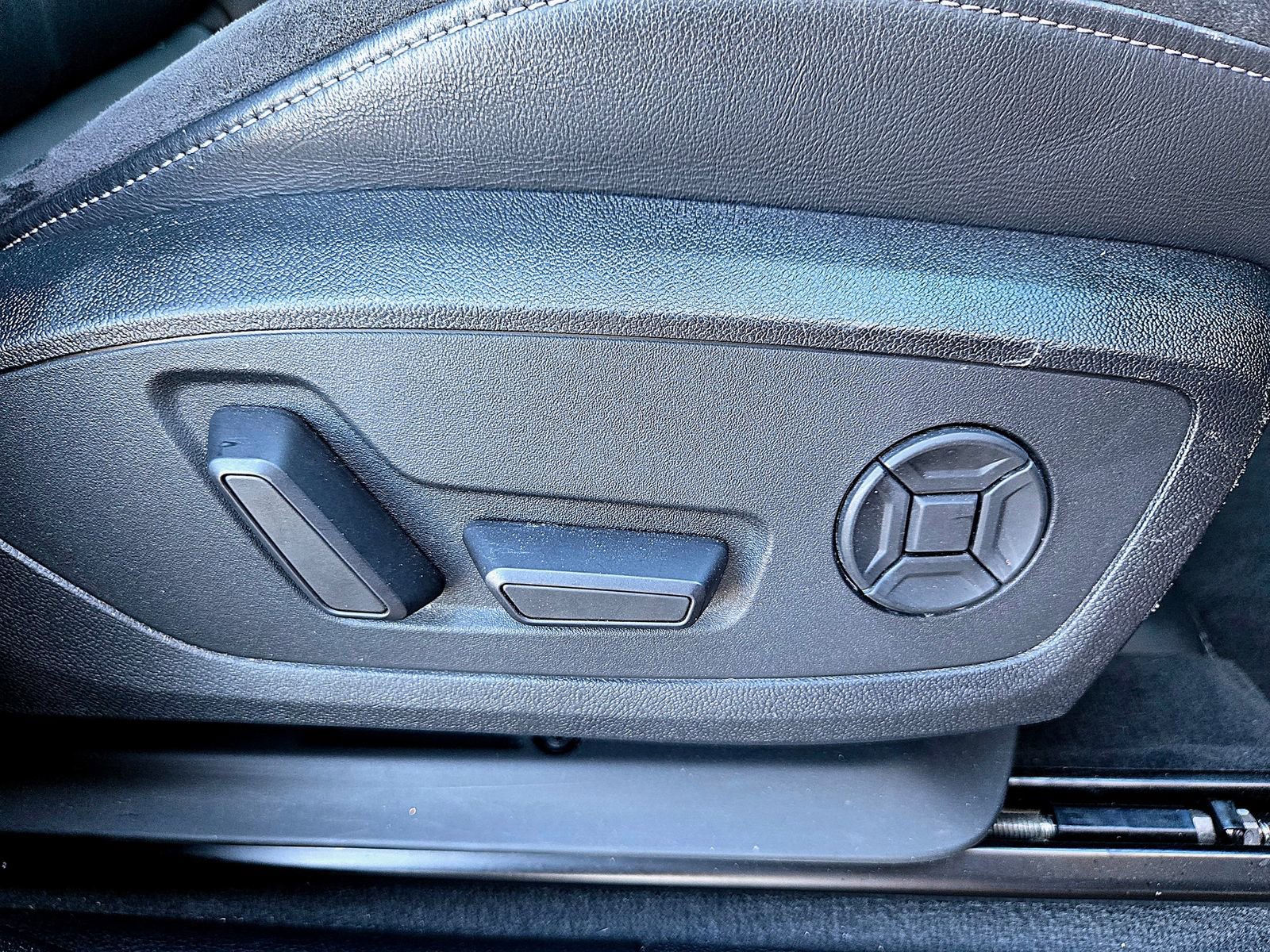 Used 2020 Audi Q3 2.0T Prestige w/ Prestige Package AWD/4WD image 26