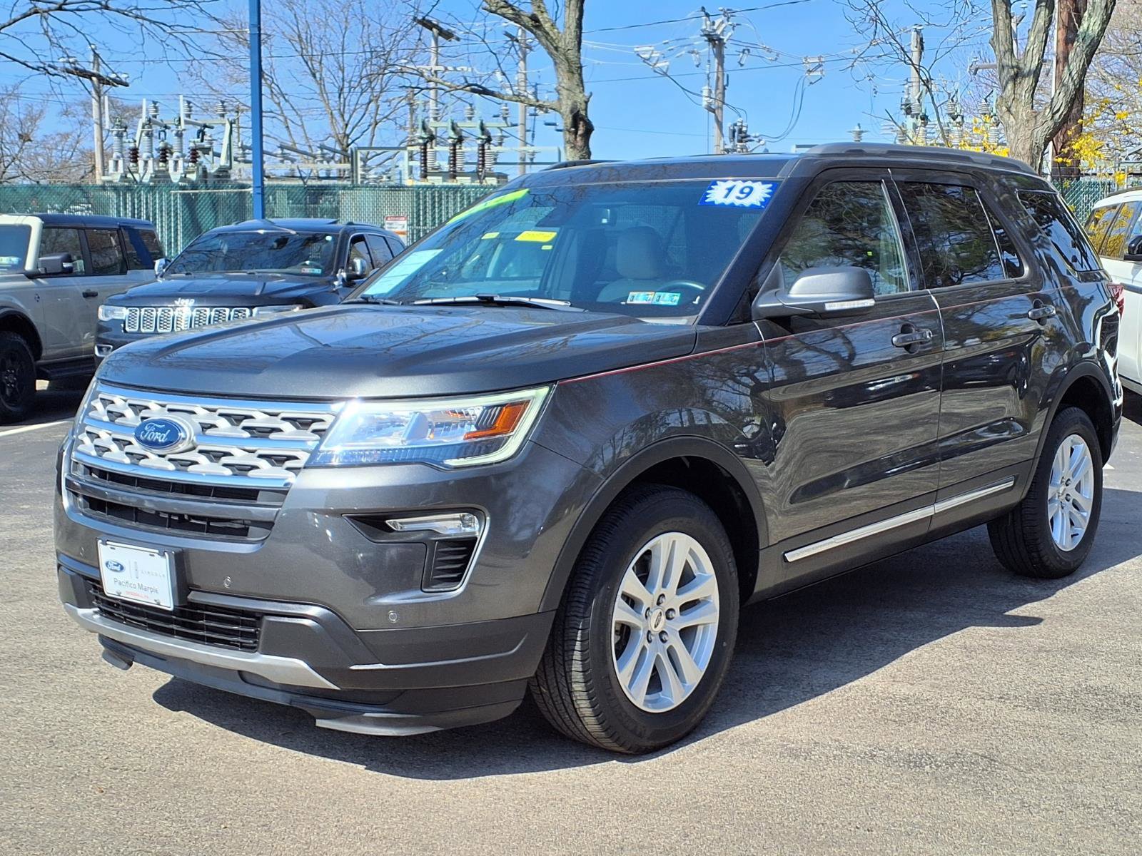 Certified 2019 Ford Explorer XLT w/ Equipment Group 202A image 8