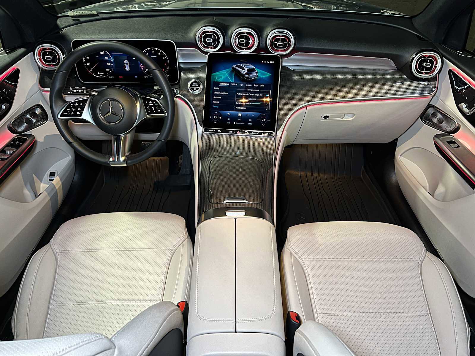 Used 2025 Mercedes-Benz GLC 300 4MATIC image 38