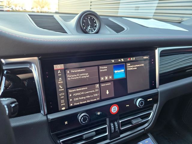 Used 2025 Porsche Macan image 22