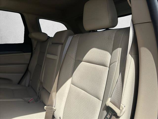 Used 2019 Jeep Grand Cherokee Laredo w/ 18" Wheel & 8.4" Radio Group AWD/4WD image 24