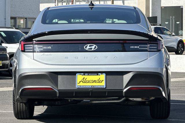 Certified 2026 Hyundai Sonata SE FWD image 5