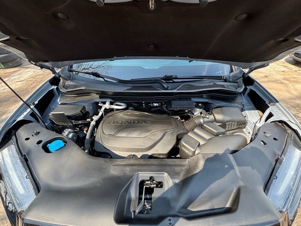 Used 2024 Honda Passport TrailSport image 3