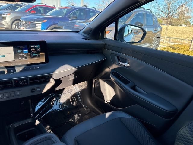 New 2026 Nissan Leaf Platinum+ w/ Illuminated Package FWD image 11