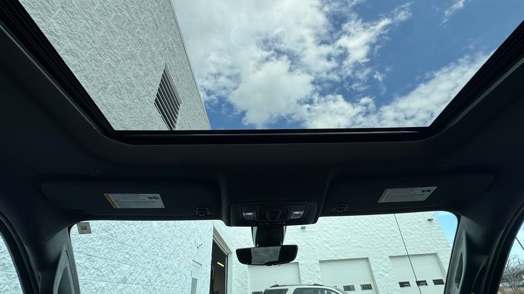 Used 2019 Chevrolet Silverado 1500 High Country w/ Technology Package image 21