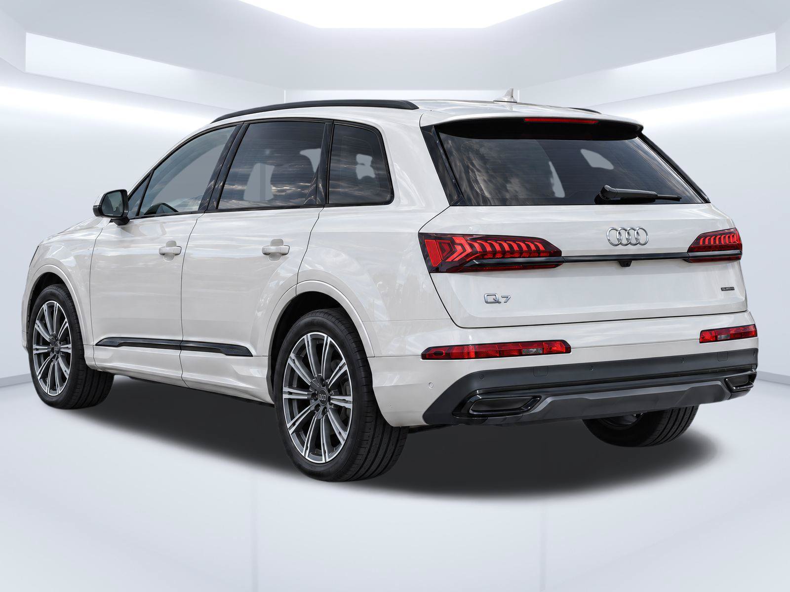 Certified 2024 Audi Q7 2.0T Premium Plus AWD/4WD image 3