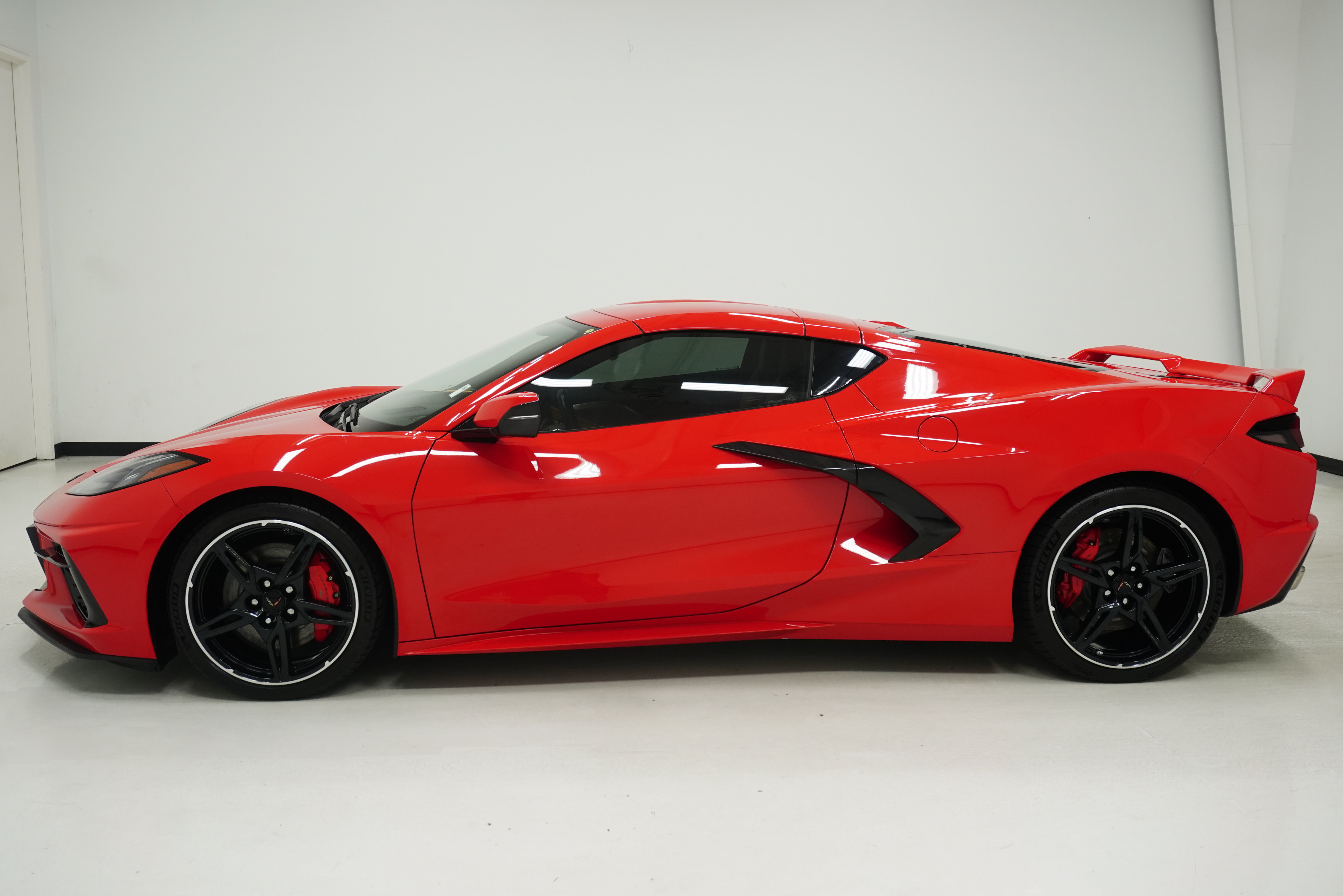 Used 2022 Chevrolet Corvette Stingray Preferred Cpe w/ Z51 Performance Package RWD image 7