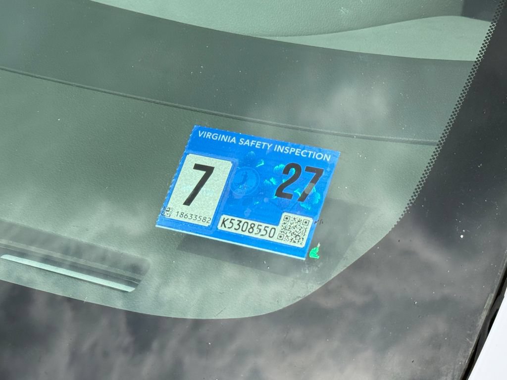 Used 2009 Chevrolet Malibu Hybrid FWD image 11