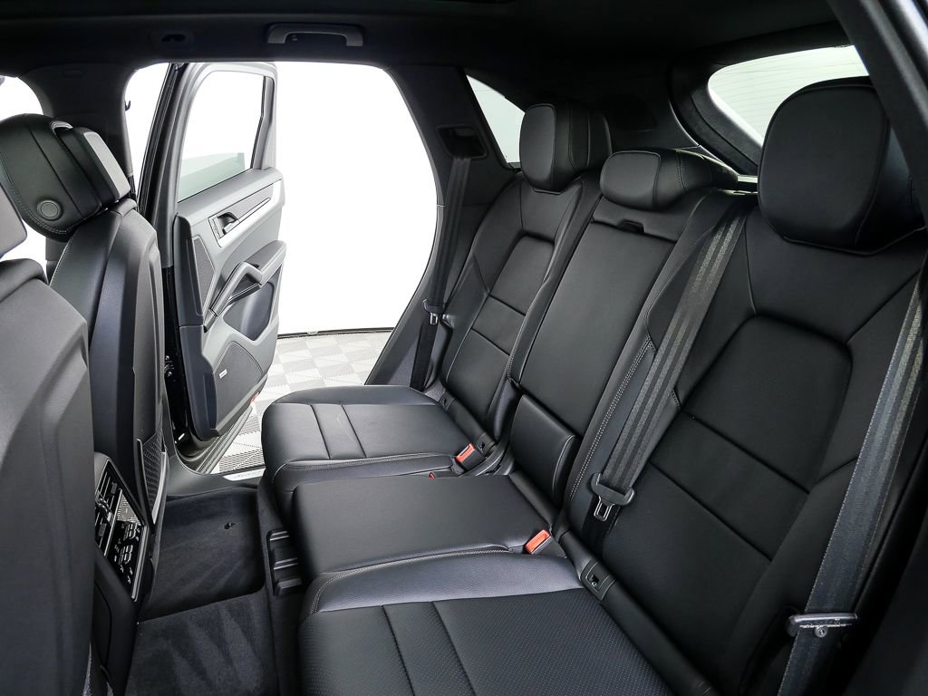 New 2026 Porsche Cayenne image 22