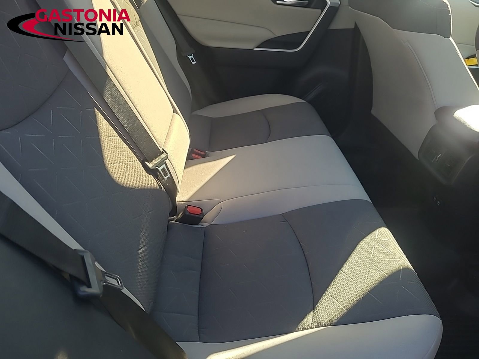 Used 2019 Toyota RAV4 XLE w/ Phone Cable & Charge Package image 27