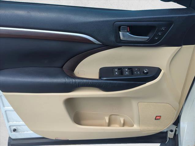 Used 2016 Toyota Highlander Limited Platinum AWD/4WD image 7