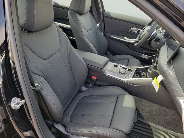 Used 2026 BMW 330i xDrive Sedan w/ Premium Package AWD/4WD image 18