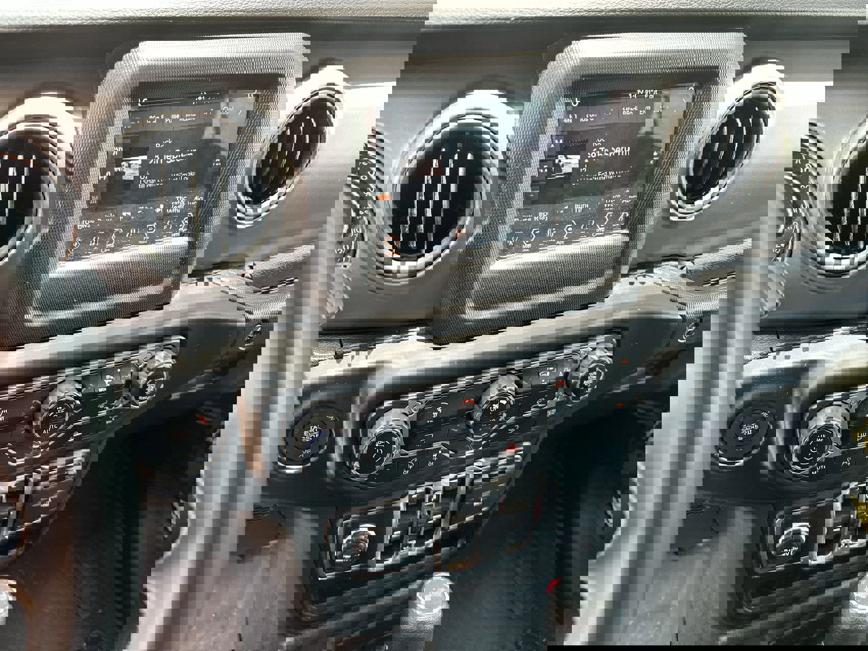 Used 2022 Jeep Wrangler Unlimited Sport image 16