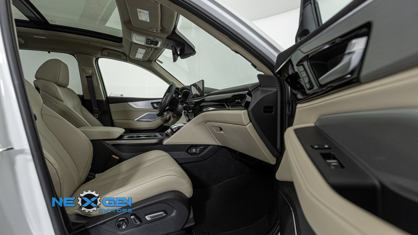Used 2025 Acura MDX SH-AWD w/ Technology Package image 43