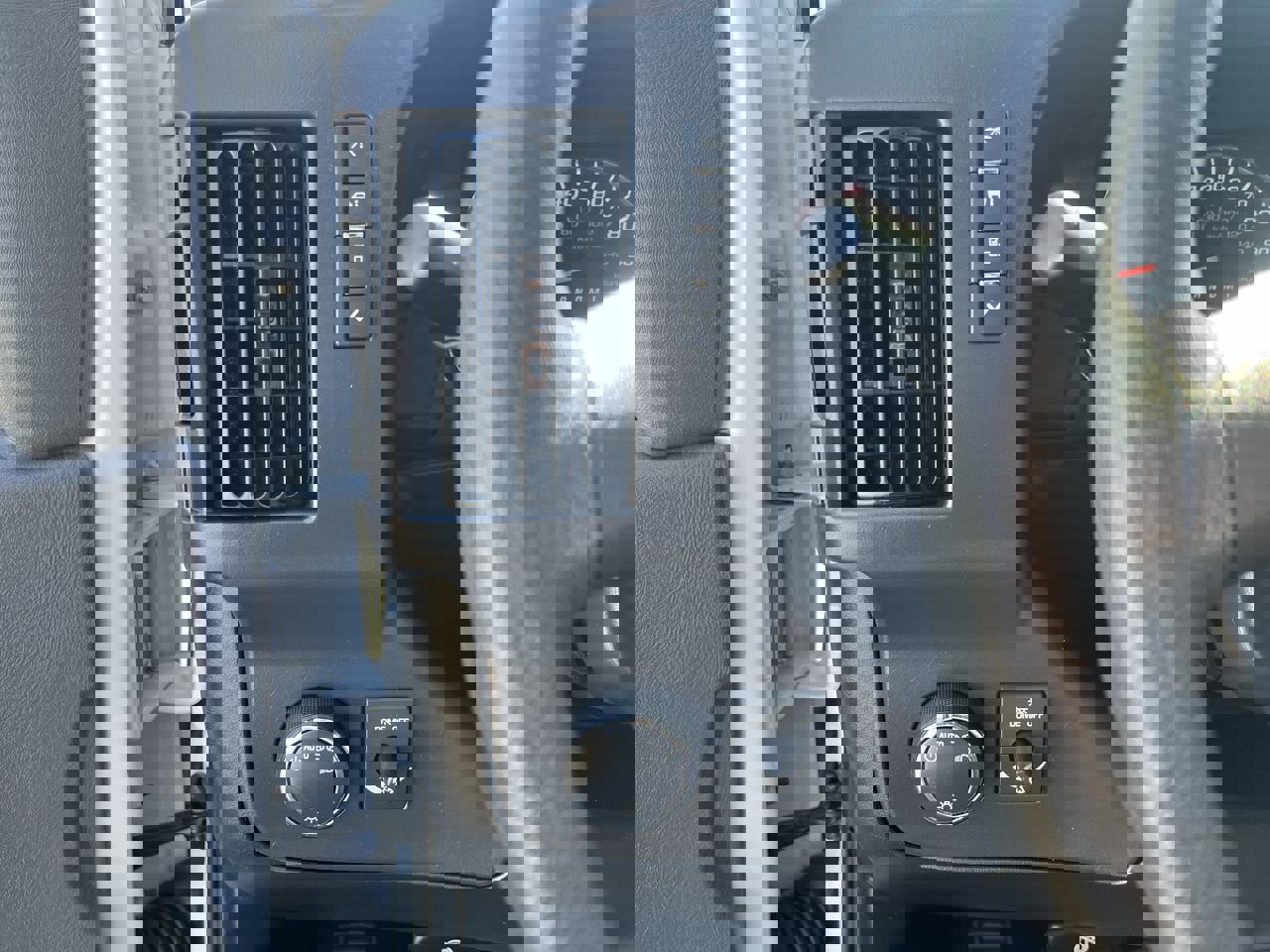 Used 2024 Chevrolet Express 2500 w/ Driver Convenience Package image 15