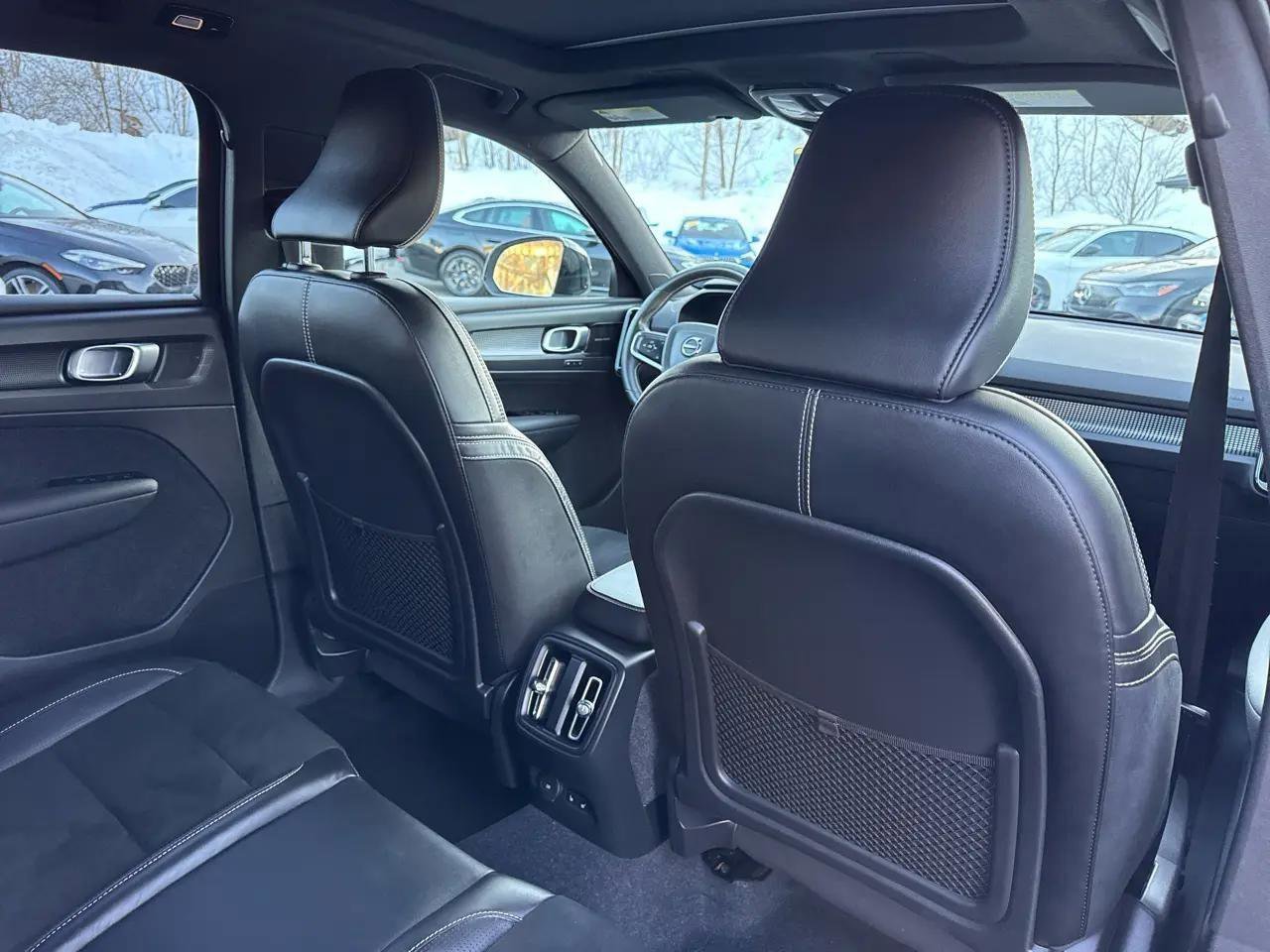 Used 2021 Volvo XC40 P8 Recharge w/ Climate Package image 30