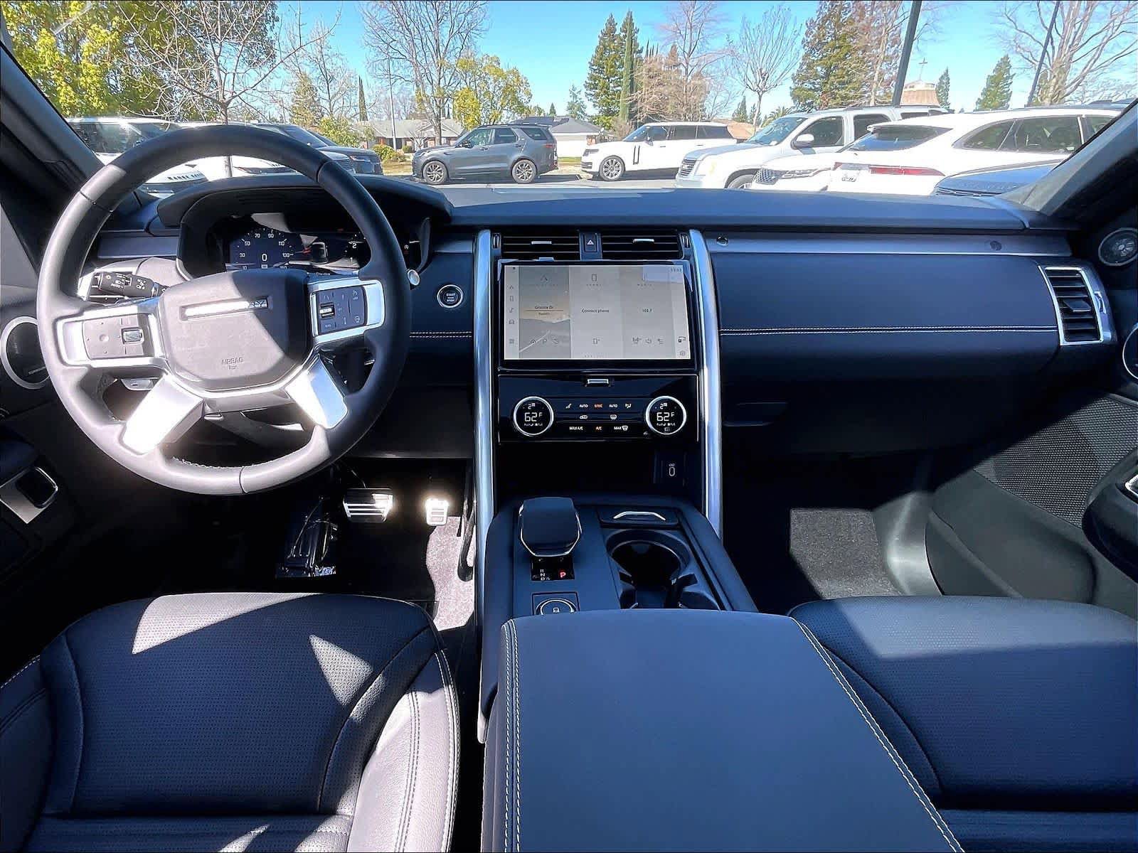 New 2026 Land Rover Discovery Limited Edition AWD/4WD image 7