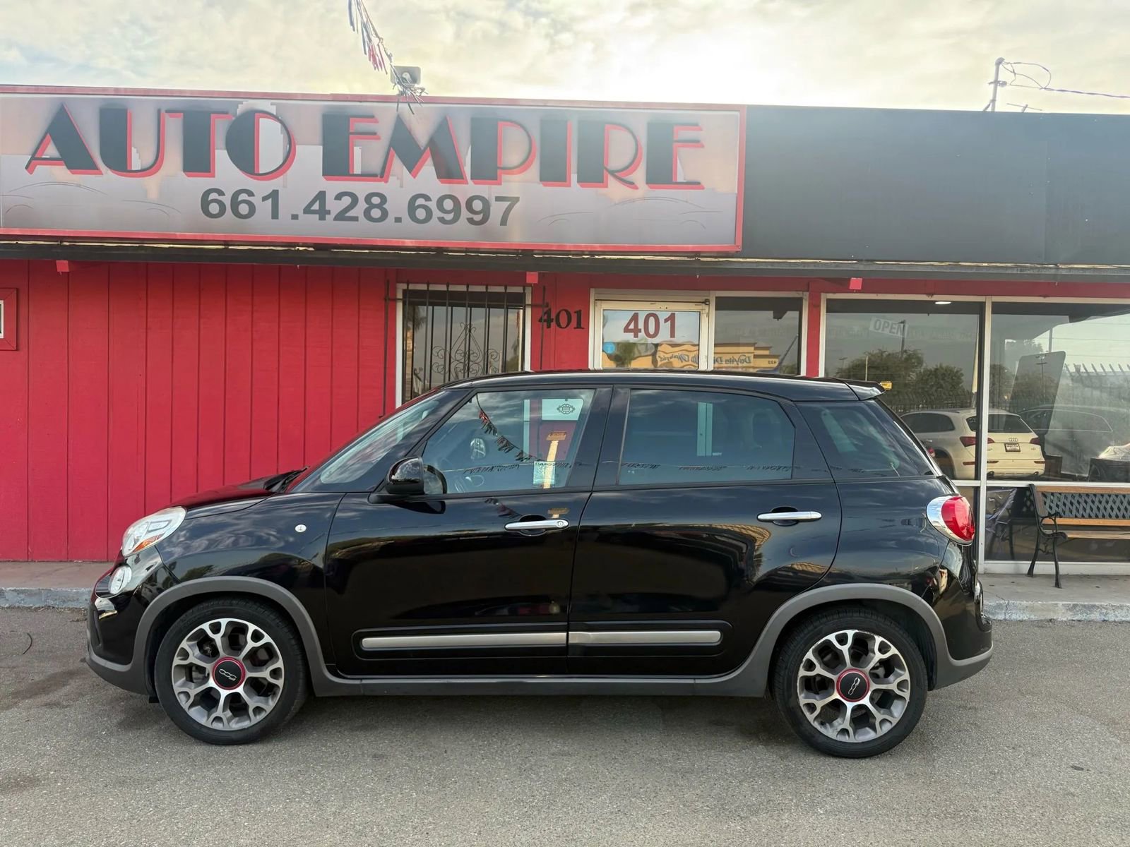 Used 2014 FIAT 500L Trekking w/ Popular Equipment Group image 1